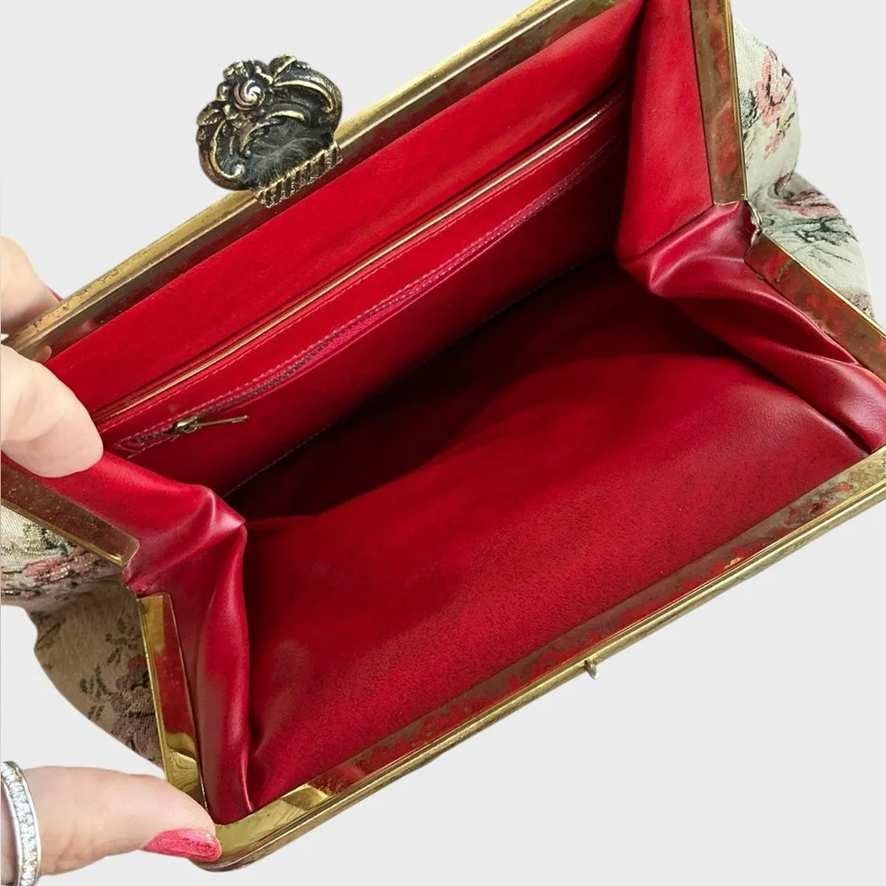 Vintage Floral Tapestry Handbag Purse with Gold Tone Hardware - Picture 8 of 8